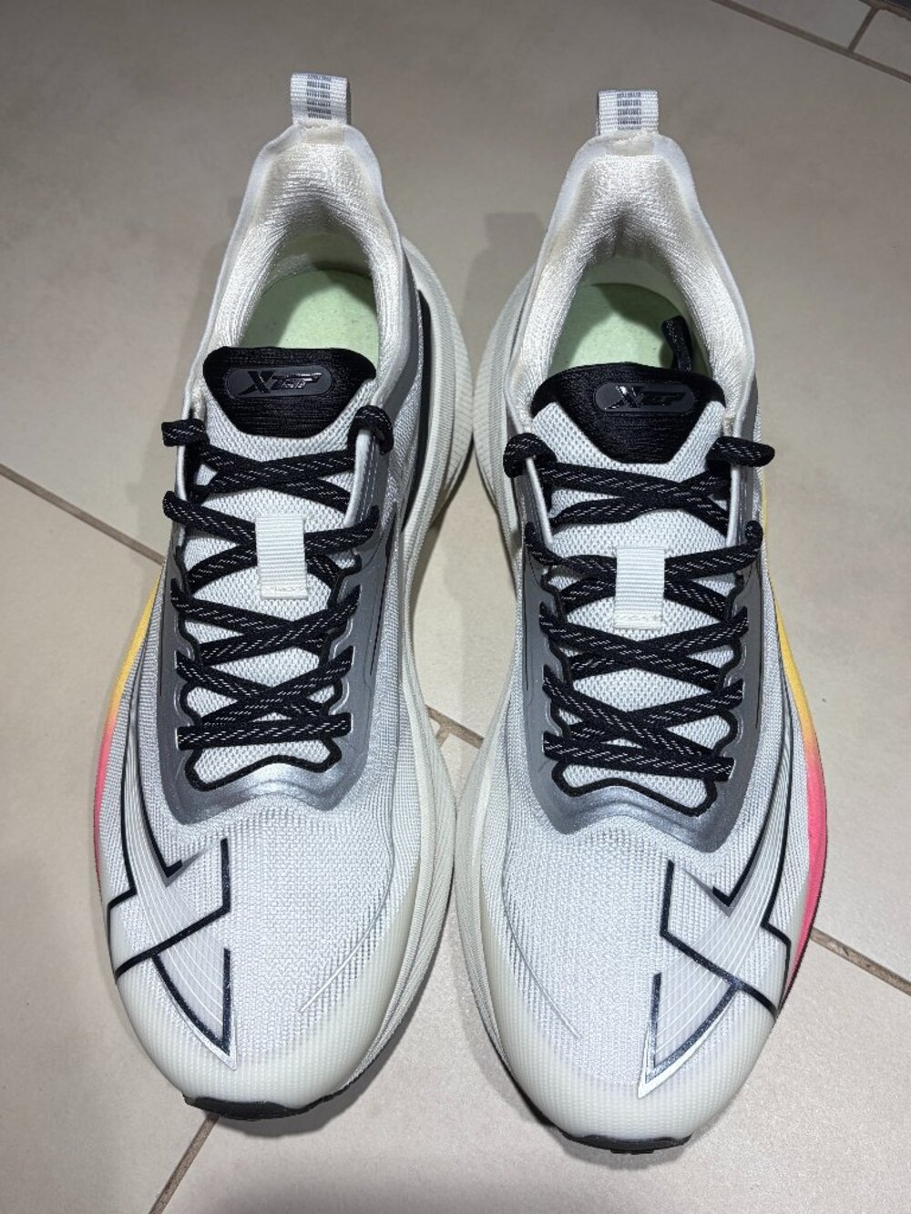 Xtep 2000km Running Shoes, US Men’s 6.5, White